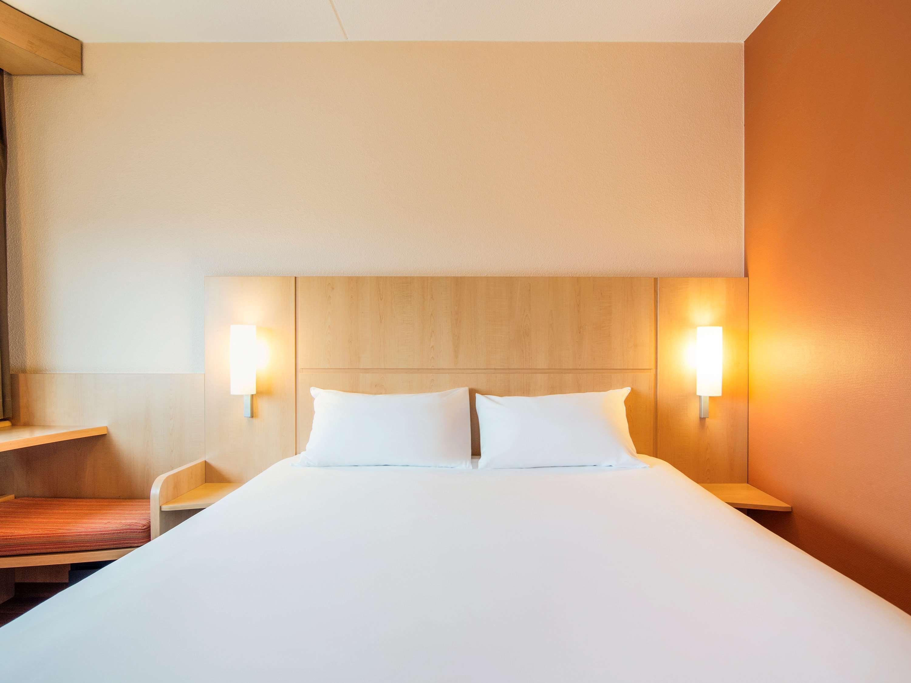 ไอบิส อัมสเตอร์ดัมแอร์พอร์ต Hotel บาดโฮเวอดอร์ป ภายนอก รูปภาพ